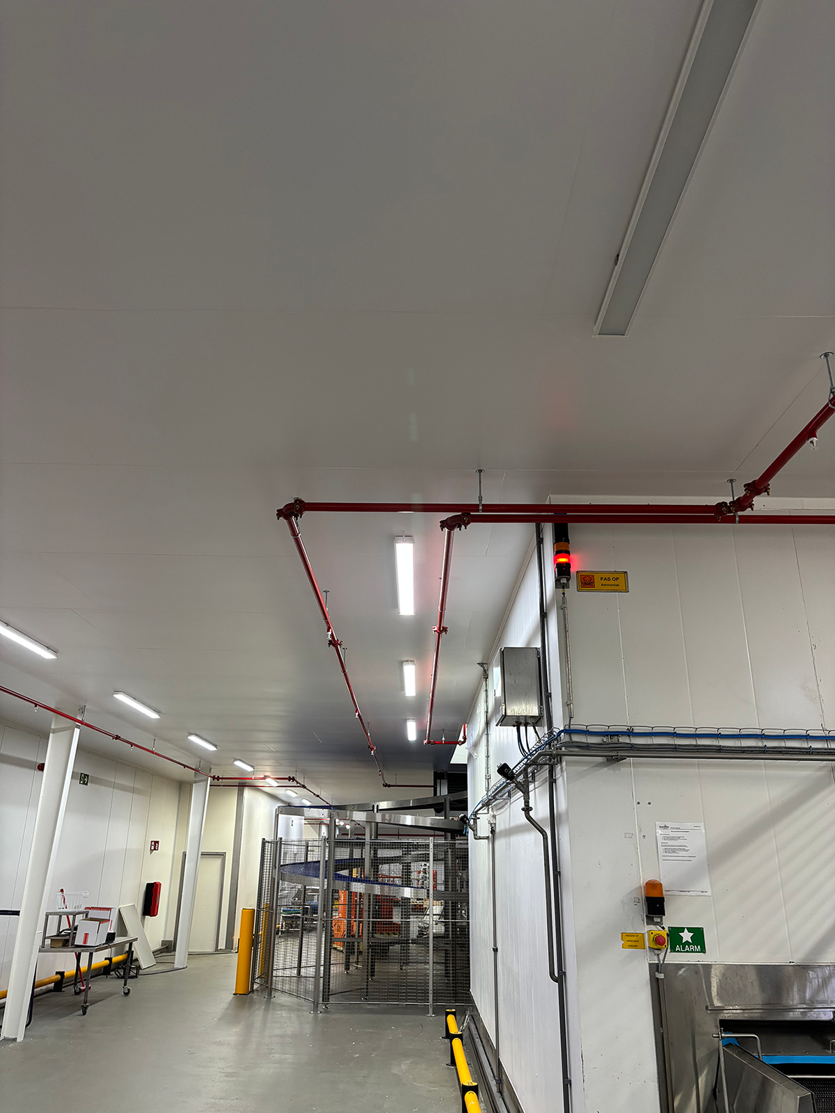 Afgewerkt plafond met beplating